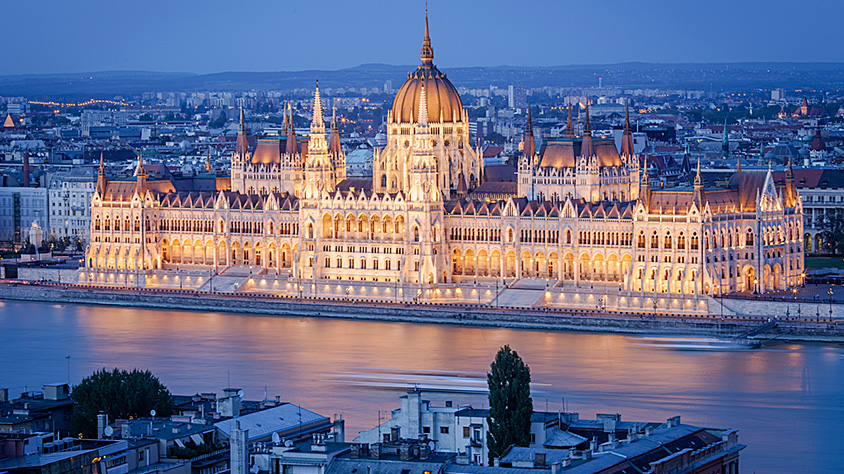 Parlamento al Anochecer en Budapest